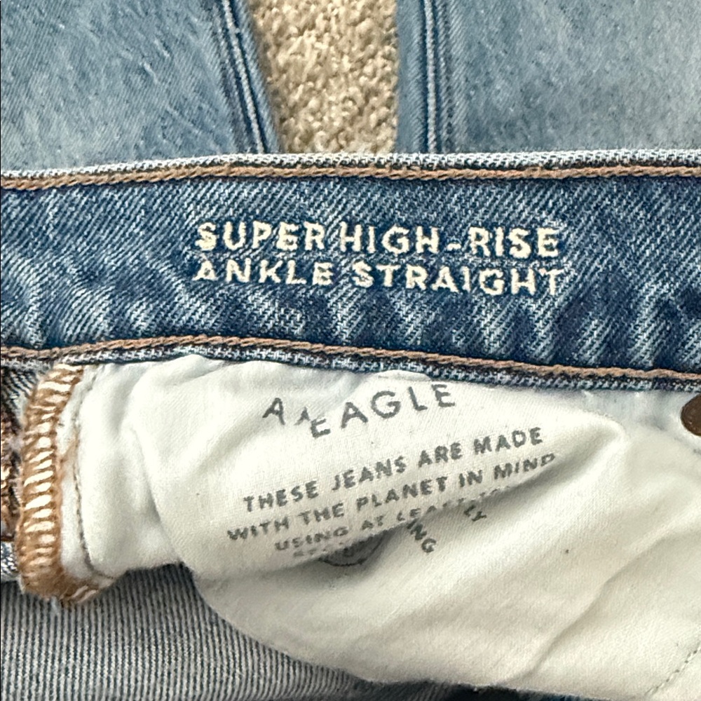 American Eagle super high-rise ankle straight jeans 4L - Picture 8 of 8